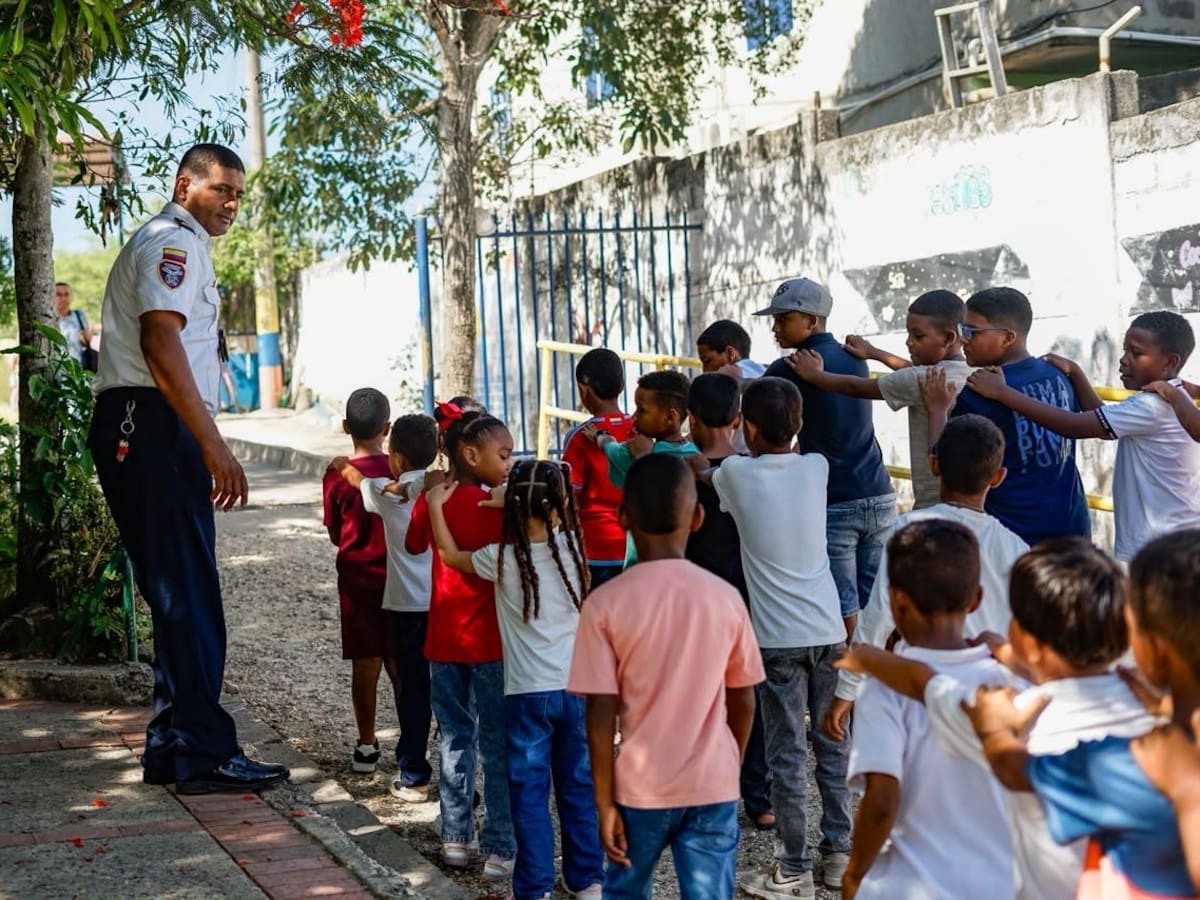 1.400 niños fueron formados en prevención de emergencias por los bomberos de Cartagena y Ecopetrol