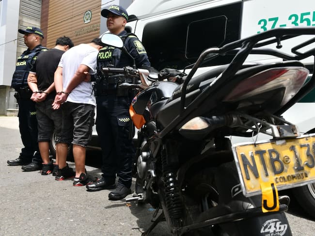 Dos hermanos gemelos fueron capturados presuntamente por hurto en El Poblado Foto: Policía Nacional