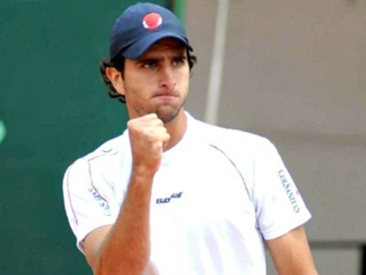 Robert Farah debuta con triunfo en cuadro clasificatorio de Roland Garros.
