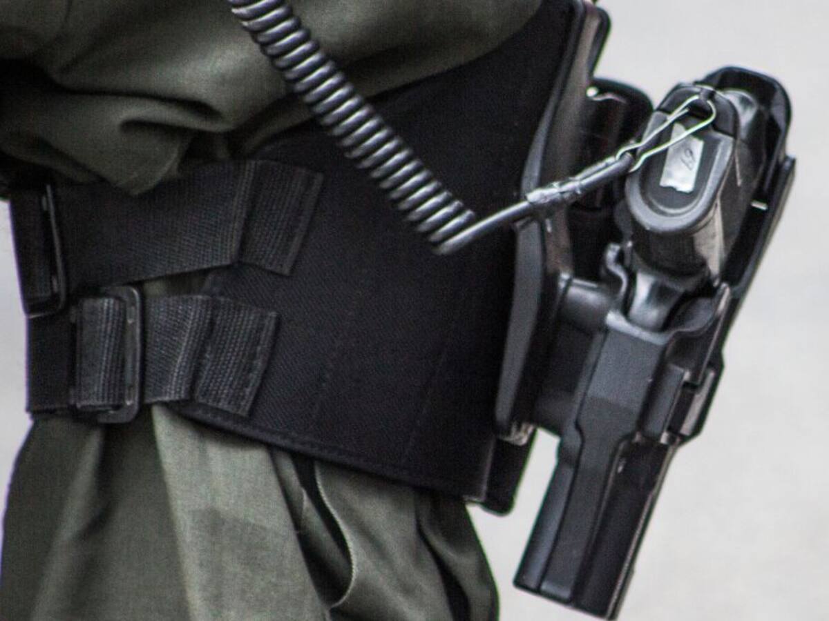 Investigan a policías que fueron descubierto teniendo relaciones en turno