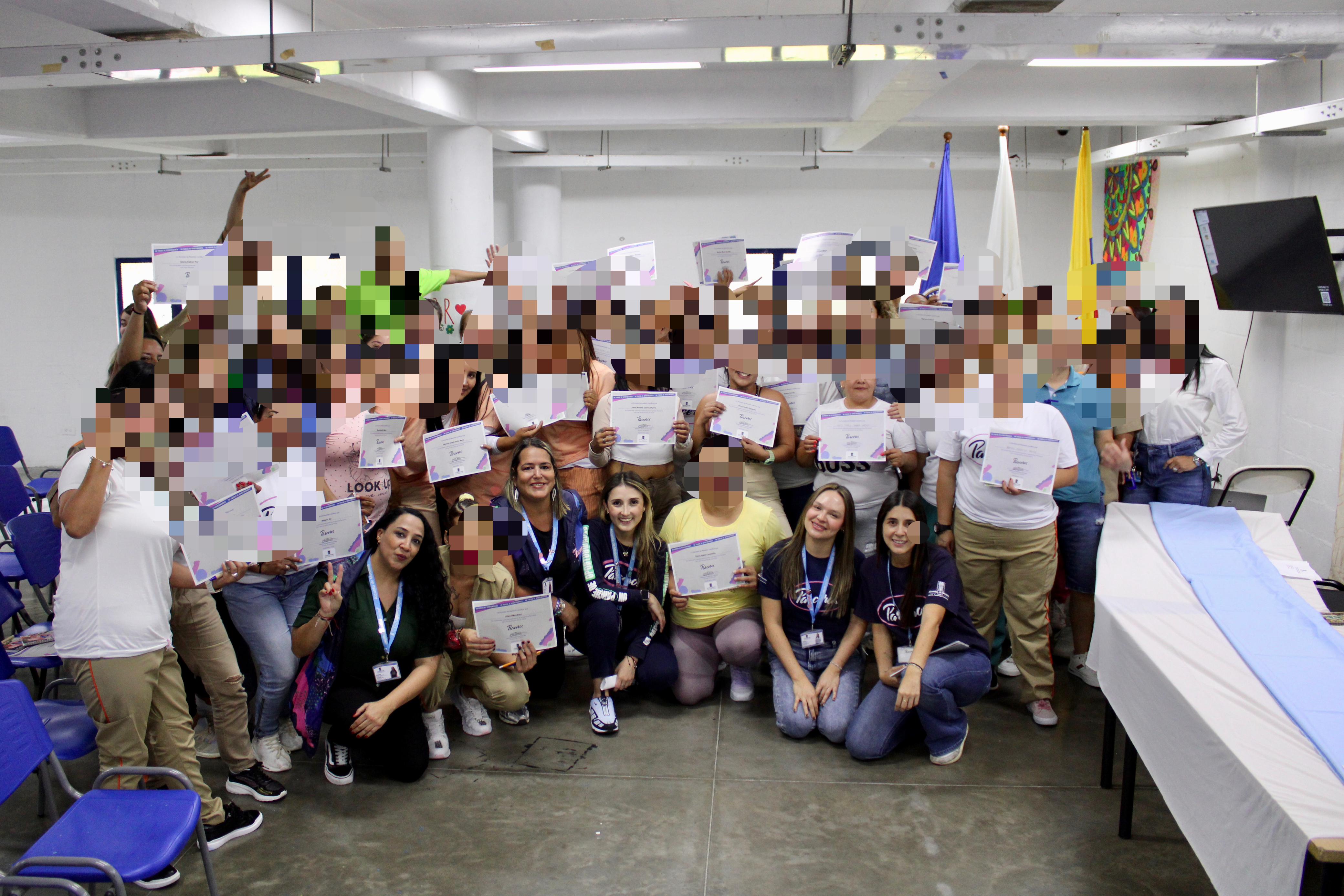 Graduados en Cárcel de Pedregal de Medellín. Cortesía: Alcaldía de Medellín