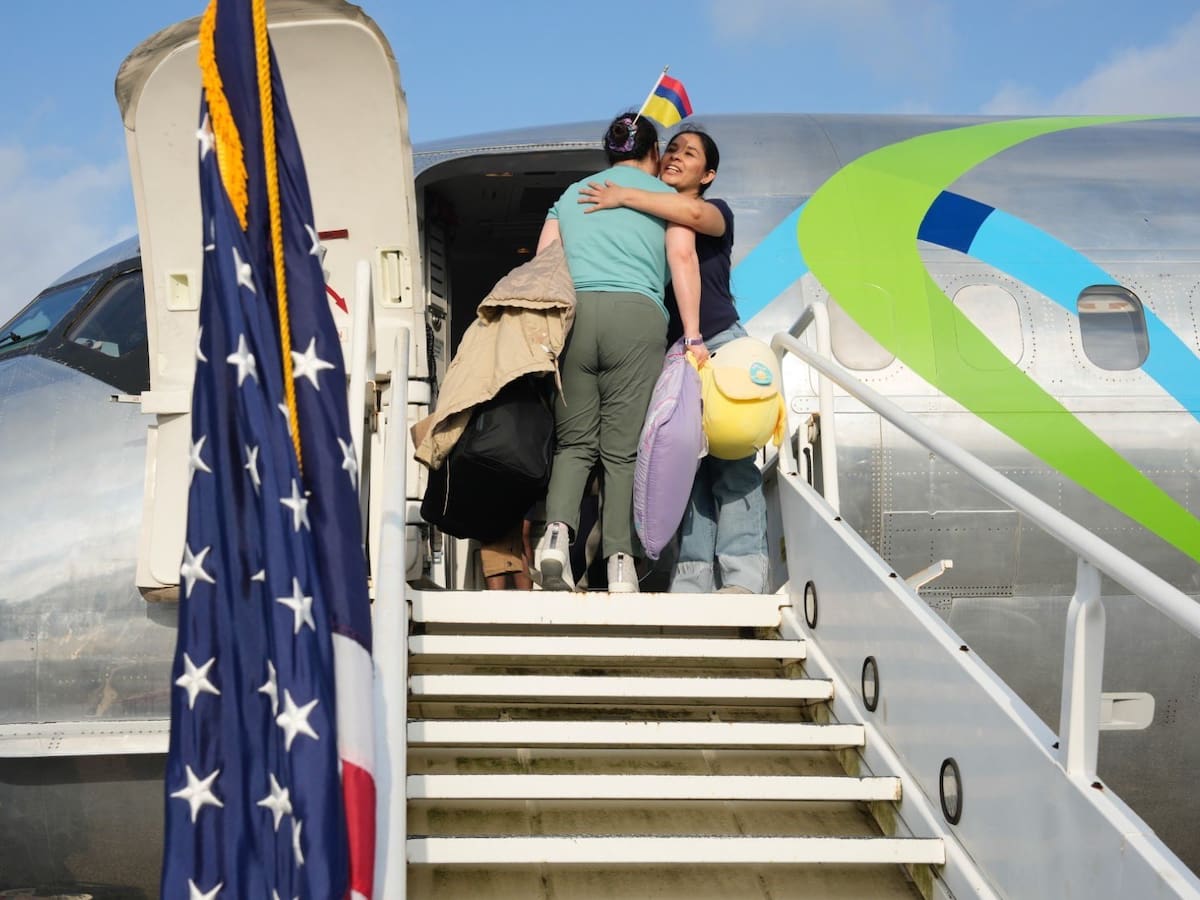 26 colombianos regresan al país en el primer grupo de “autodeportados” del gobierno Trump
