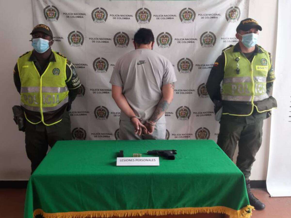 Insólito, en vía La Línea conductor disparó arma traumática y fue capturado