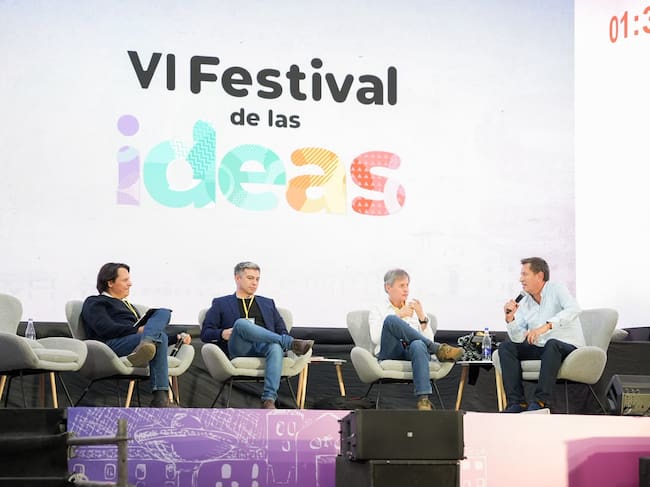 Panel Cómo cambió la forma de hacer política y ejercer el poder con las redes sociales y la IA | Foto: Caracol Radio