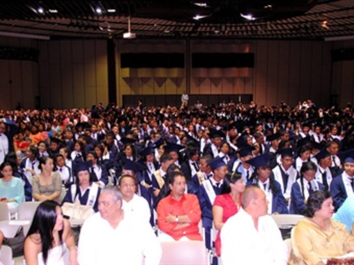 Se gradúa primera promoción de jóvenes en acción en Cartagena
