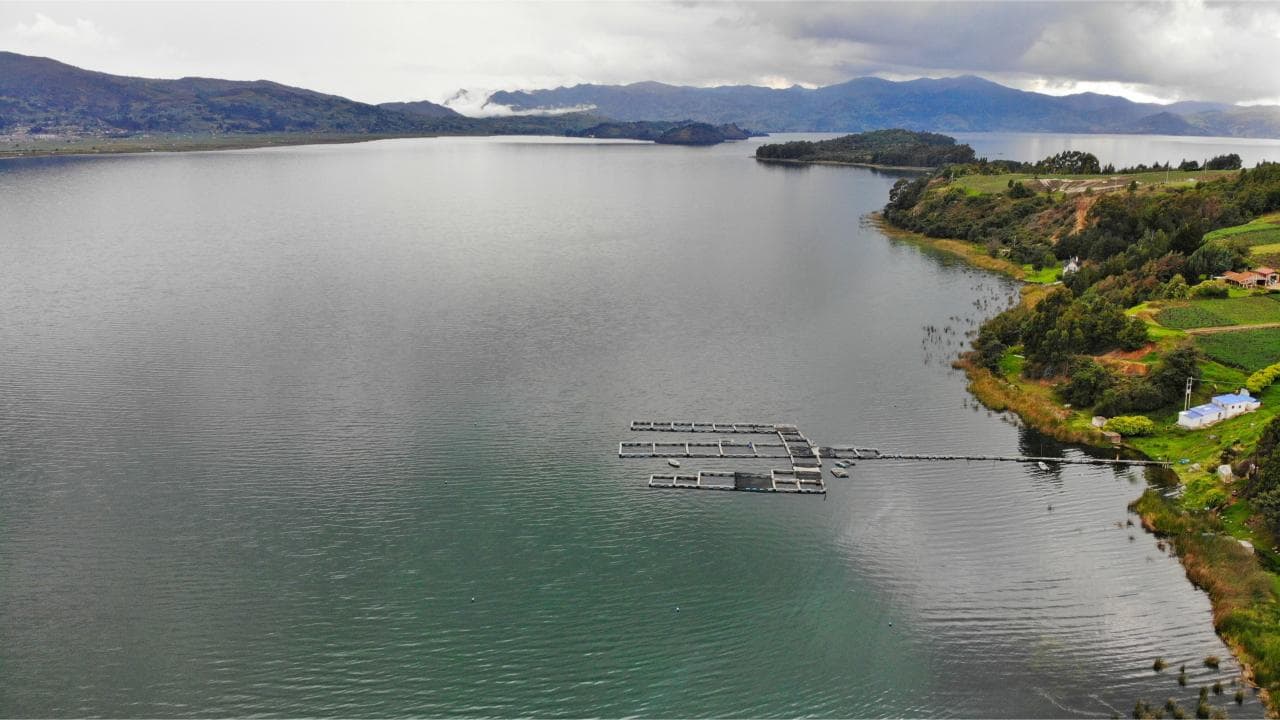 Hallazgos técnicos revelan acuíferos subterráneos en el Lago de Tota, clave para su protección y uso sostenible.