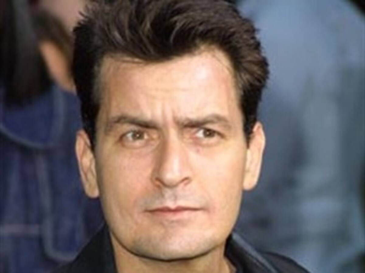 Sigue hospitalizado en Los Ángeles Charlie Sheen