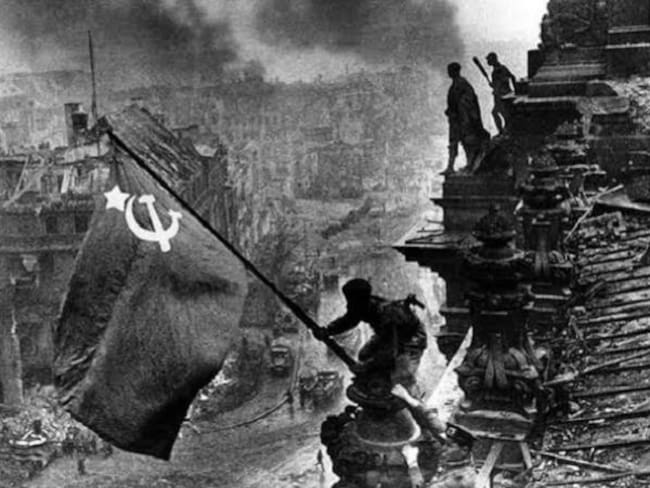 La caída de Berlín y la entrada del bloque socialista
