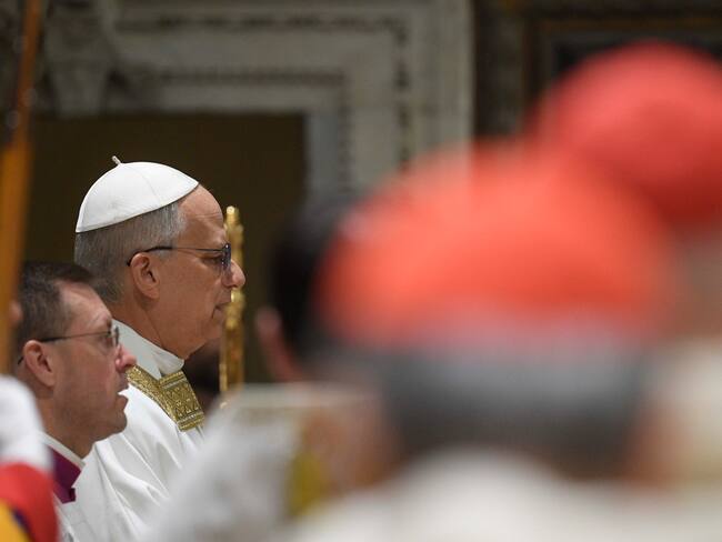 CIUDAD DE VATICANO, 09/05/2025.- El papa León XIV oficia este viernes, su primera misa en la Capilla Sixtina ante los 133 cardenales que este jueves le eligieron en la cuarta votación en el cónclave. EFE/ Dicasterio para la Comunicación del Vaticano/Mario Tomassetti/SOLO USO EDITORIAL/SOLO DISPONIBLE PARA ILUSTRAR LA NOTICIA QUE ACOMPAÑA (CRÉDITO OBLIGATORIO)