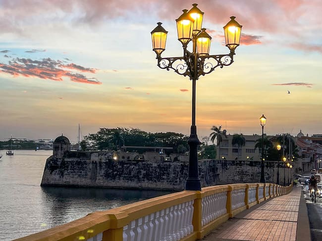 El Puente Román recupera su esplendor patrimonial renovando su alumbrado público