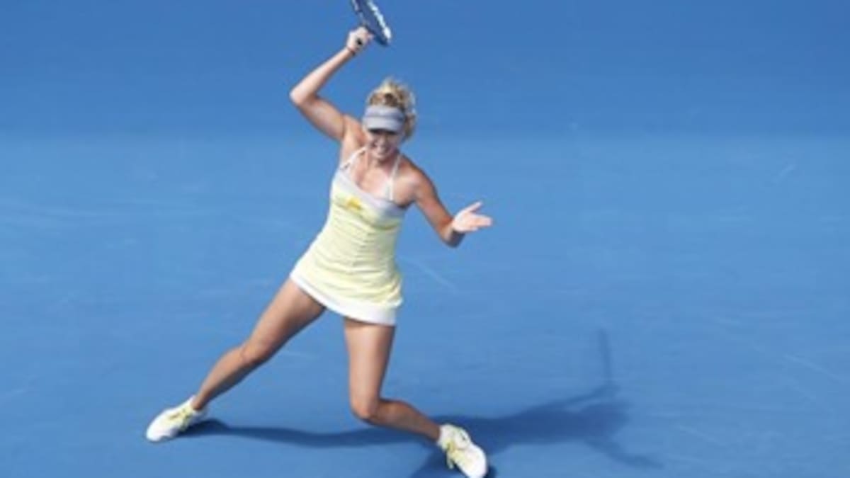 Sharapova y Venus Williams inician con palizas en el Abierto de Australia