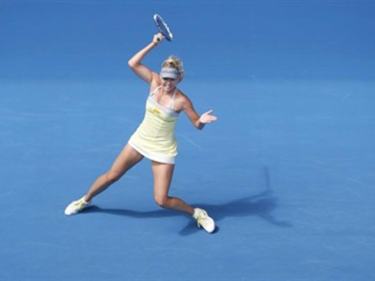 Sharapova y Venus Williams inician con palizas en el Abierto de Australia