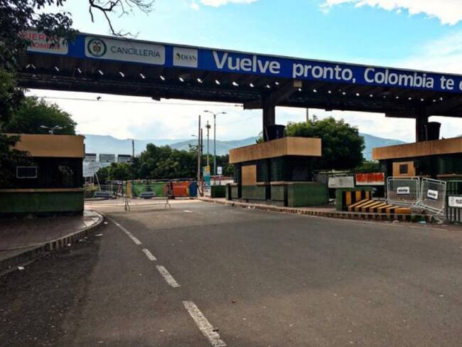 Oposición venezolana lamenta el cierre fronterizo
