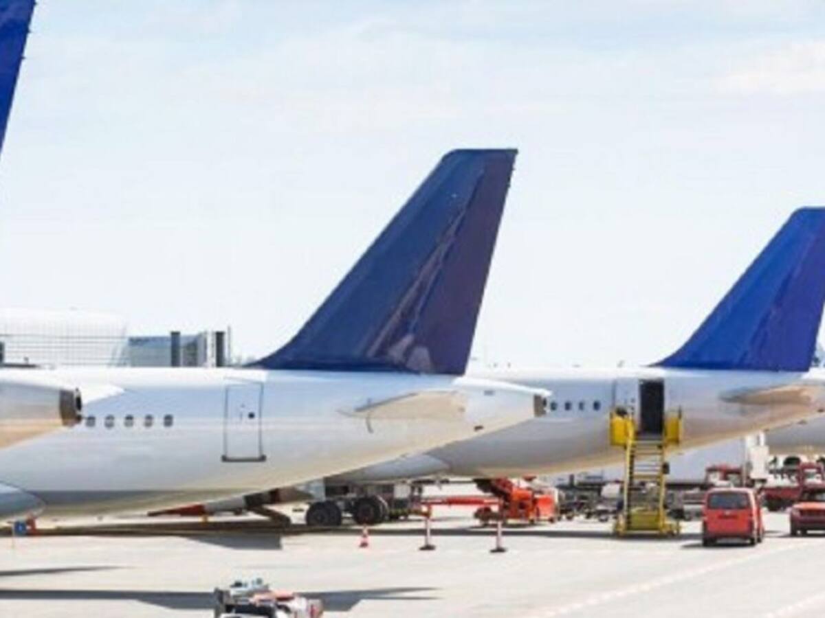 Industria de Aviación pide acabar restricciones de viaje por COVID-19