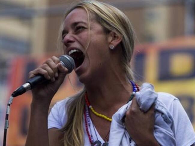 Oposición venezolana convoca a marcha de mujeres contra Maduro
