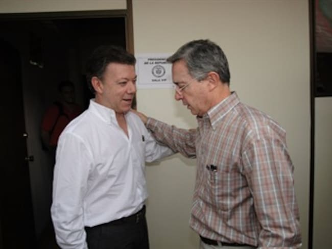 Uribe le da la “bendición” a Santos para su candidatura presidencial