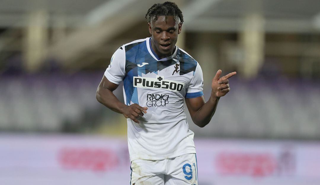 Duván Zapata baila en la celebración del segundo gol de Atalanta.