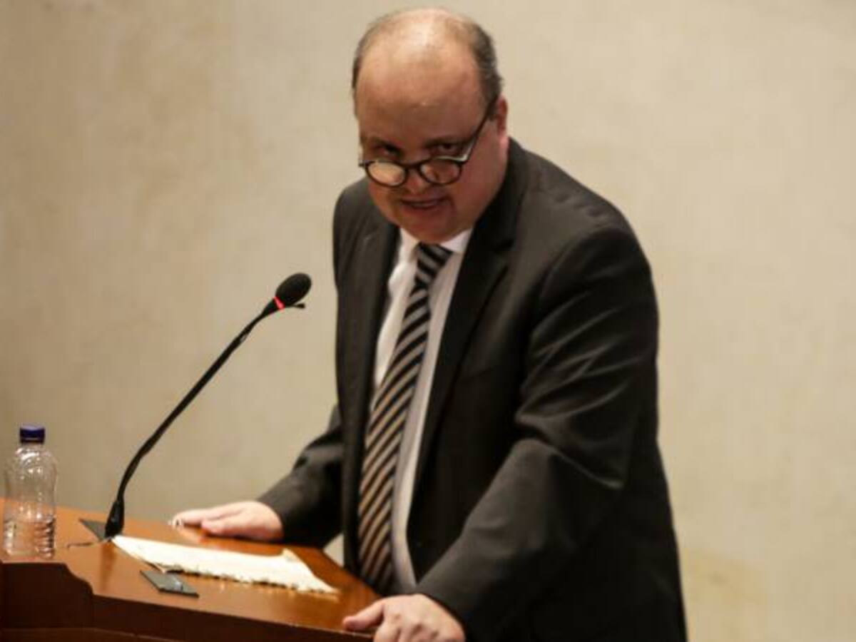 Vélez confirma que Cambio Radical seguirá votando negativamente la JEP