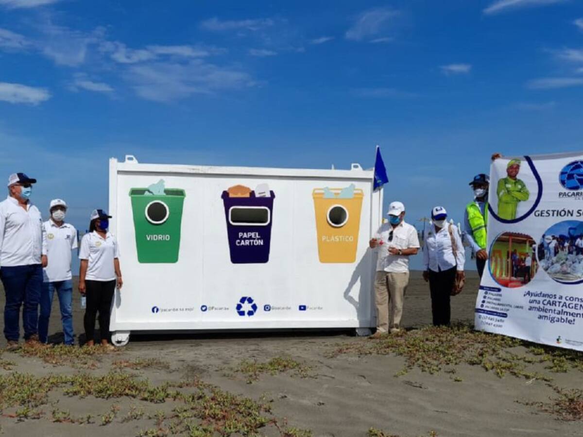 Playa Azul ya cuenta con un contenedor para residuos en Cartagena