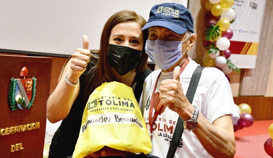 Entrega de calzado a loteros de Ibagué