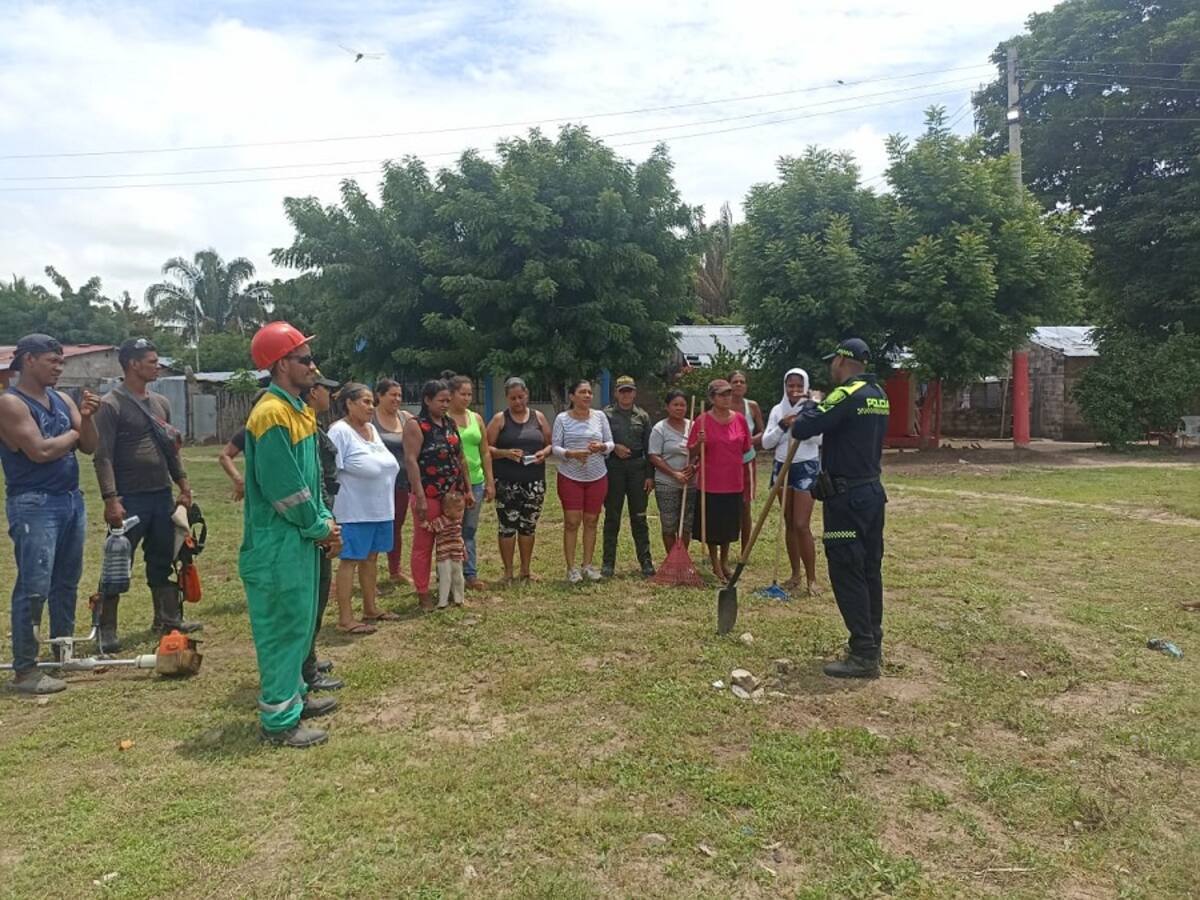 Policía de Vecindario se unió en jornada de ornato y embellecimiento en Cicuco, Bolívar