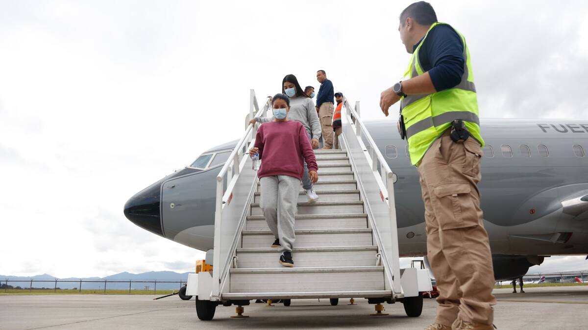 Me arriesgué por un sueño: colombiana deportada relata su peligrosa travesía tras huir del Catatumbo