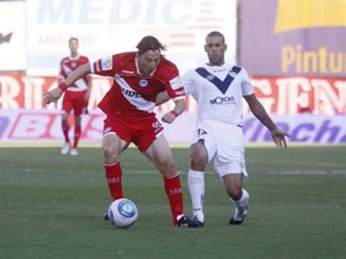 Vélez rival de Santa Fe en la Suramerica cae 3-1 ante Argentinos Juniors