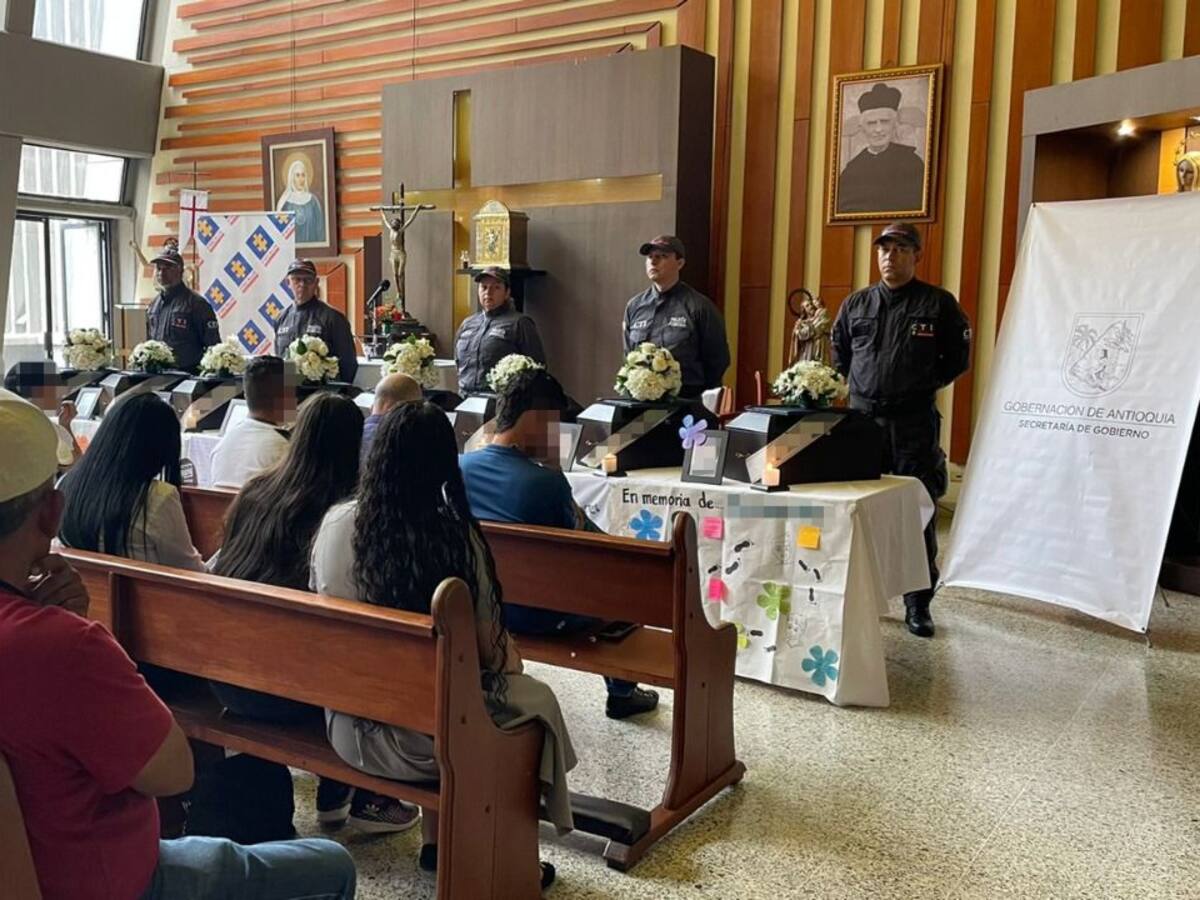 Entregan restos de ocho víctimas del conflicto a familiares en Antioquia