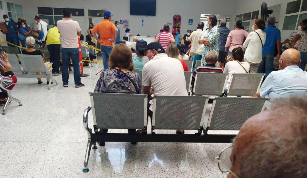 DADIS inspecciona vacunación en diferentes puntos de la ciudad