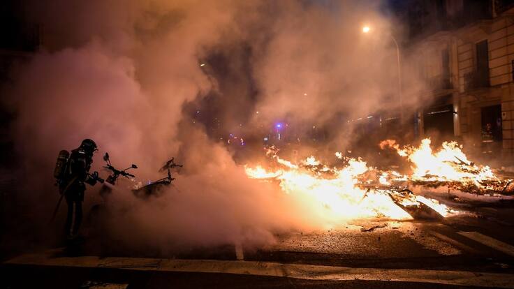 Rapero Pablo Hasél fue detenido y España estalló en protestas