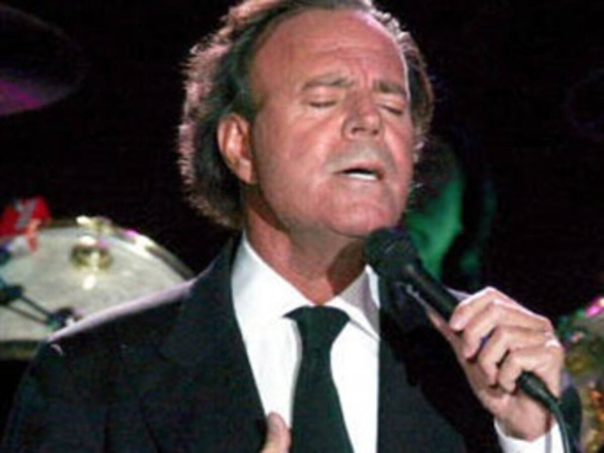 ‘Artista que aprende, artista que se queda’: Julio Iglesias