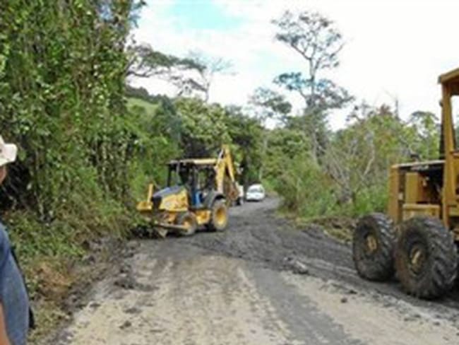 Denuncian falta de voluntad de gobernaciones en las obras de la vía Duitama - Charalá
