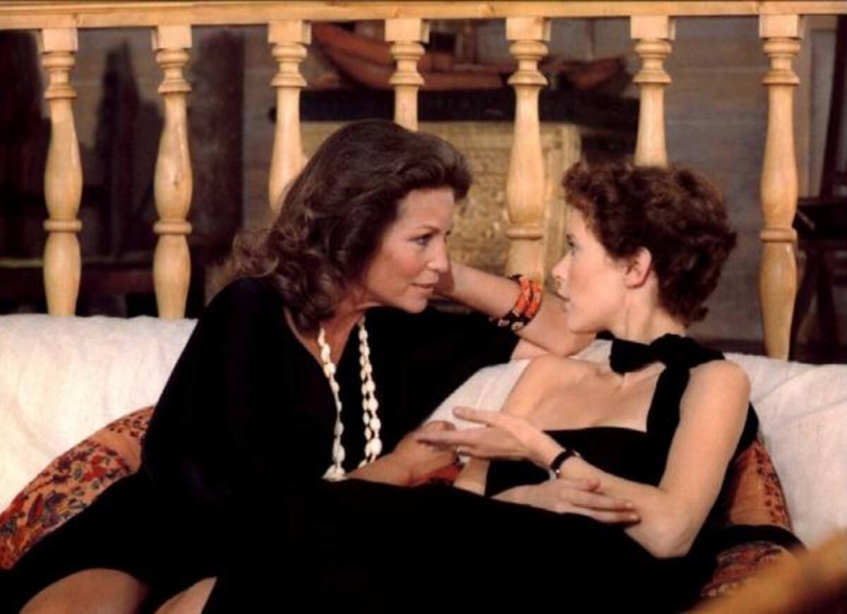 La actriz nacida en las paises bajos hablaba 5 idiomas: Neerlandés, Inglés, Francés, Alemán e Italiano.