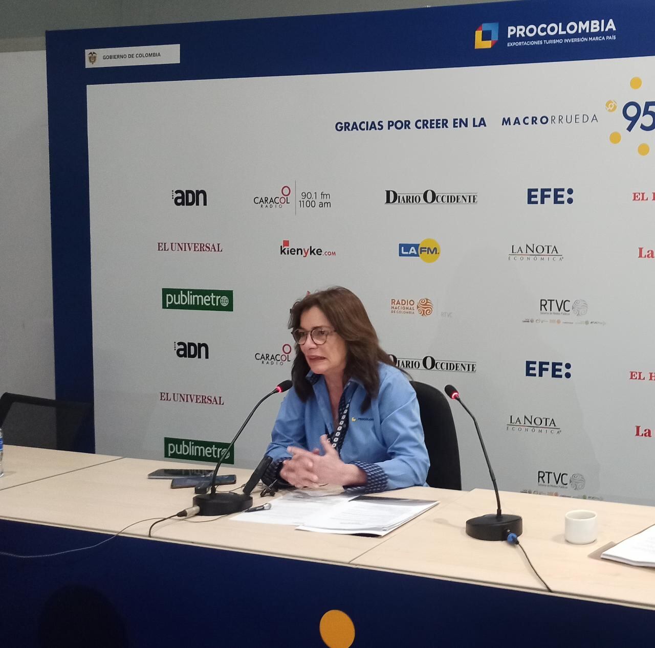 Presidenta de Procolombia, Carmen Caballero, durante Macrorrueda de Regiones en Barranquilla./ Foto: Caracol Radio