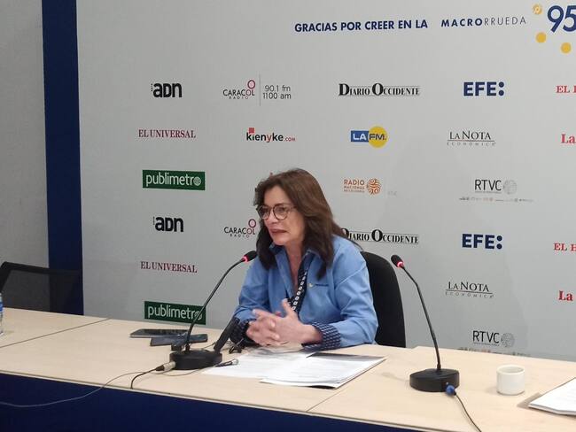 Presidenta de Procolombia, Carmen Caballero, durante Macrorrueda de Regiones en Barranquilla./ Foto: Caracol Radio