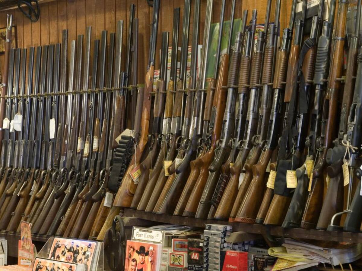 En EE.UU. supervivientes de tiroteos claman prohibir las armas de asalto