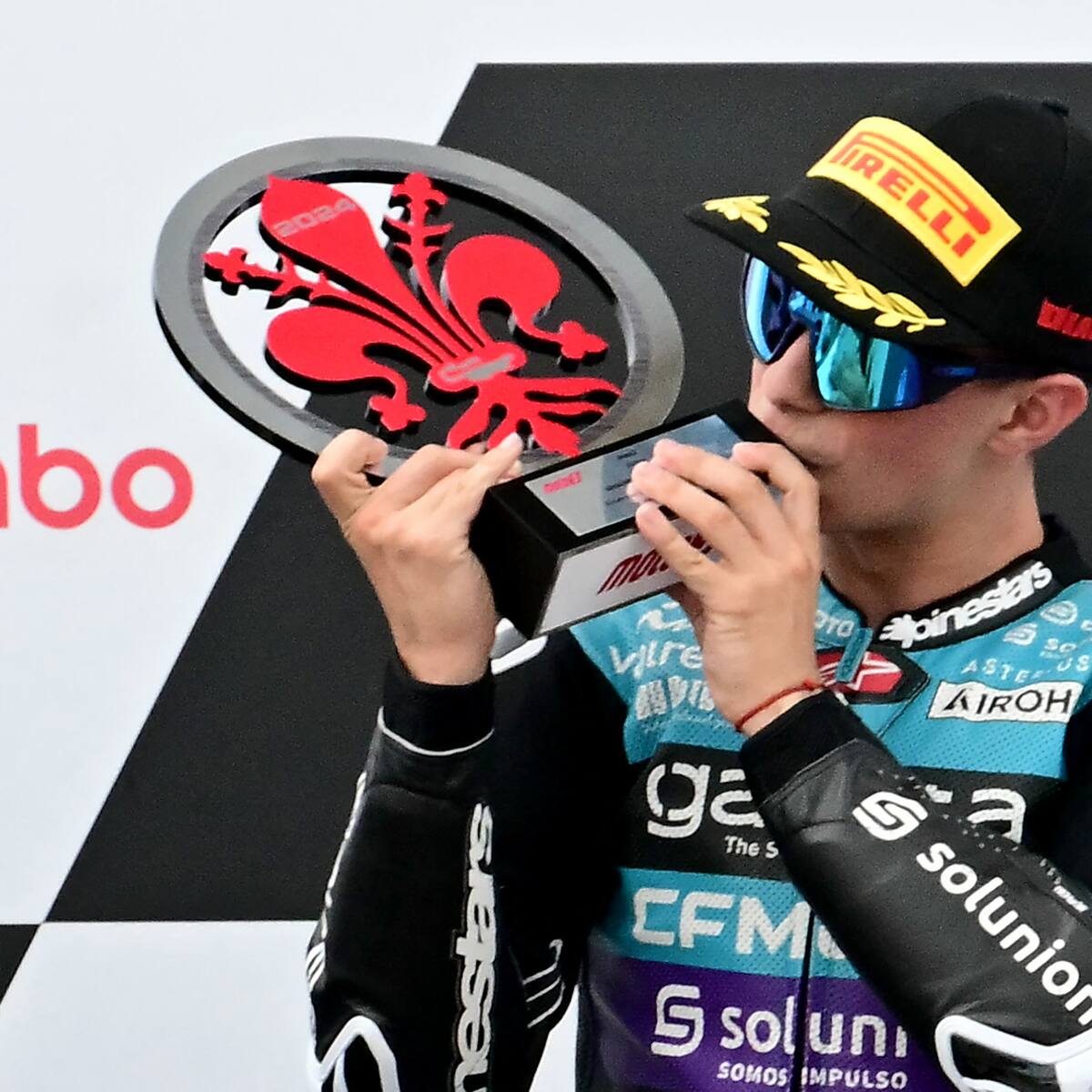 David Alonso ganó en Indonesia y quedó al borde del título mundial de Moto3
