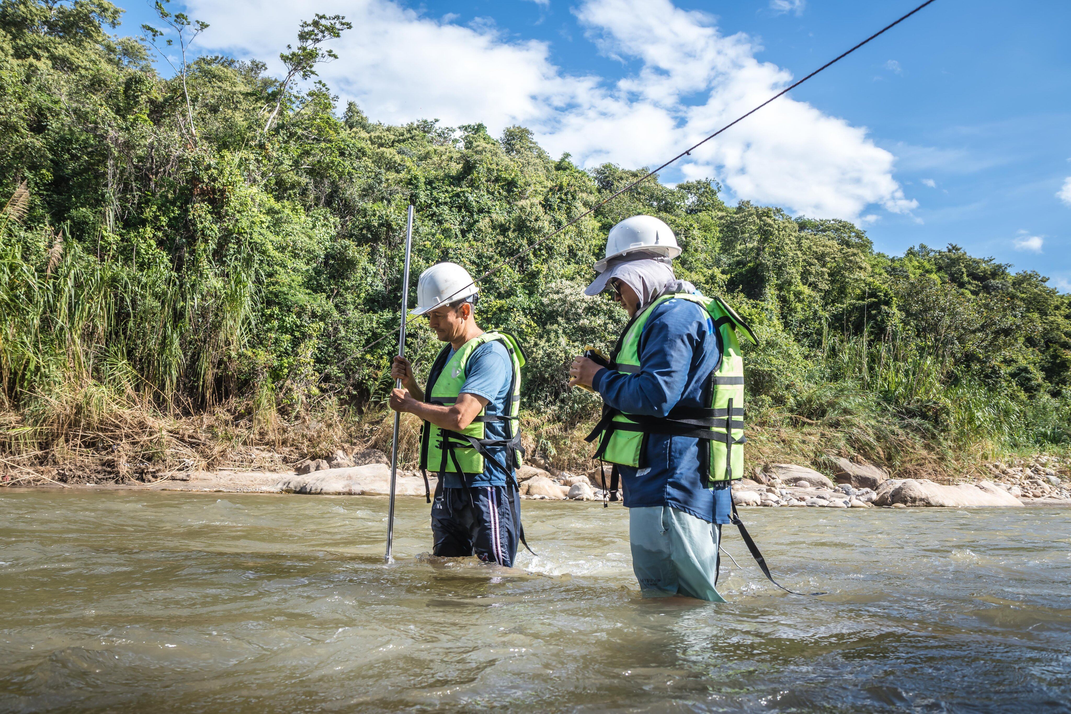 Corponor realizó mediciones de caudal como parte de las acciones preventivas ante el posible fenómeno El Niño en el río Pamplonita / Foto Corponor
