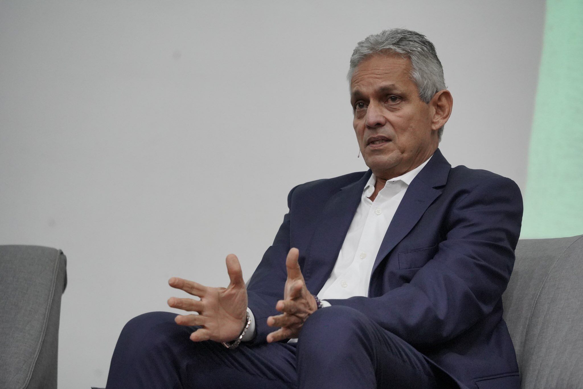 Reinaldo Rueda, técnico campeón de la Copa Libertadores 2016, en conversatorio 'Experiencia Mundialistas' / @nacionaloficial