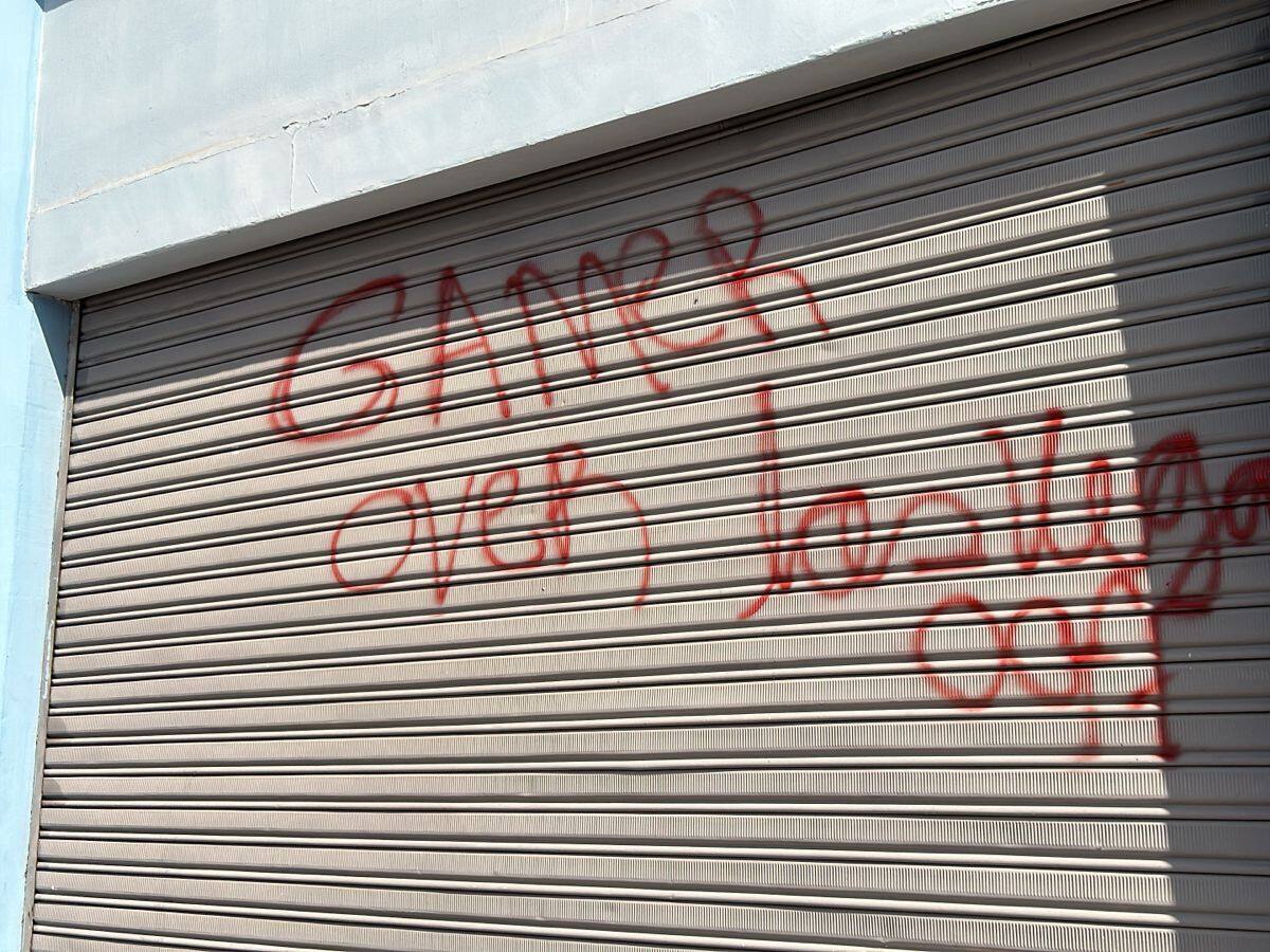 Aparecen más grafitis amenazantes contra Los Vega Daza, en Puerto Colombia