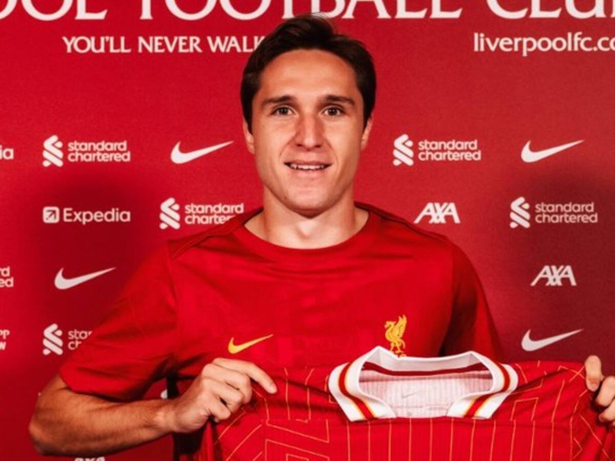 Le llegó competencia a Luis Díaz: Federico Chiesa fue oficializado por Liverpool