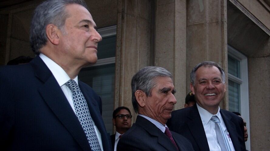 Los generales Óscar Naranjo, Jorge Enrique Mora y elexprocurador Alejandro Ordóñez. Foto: Colprensa