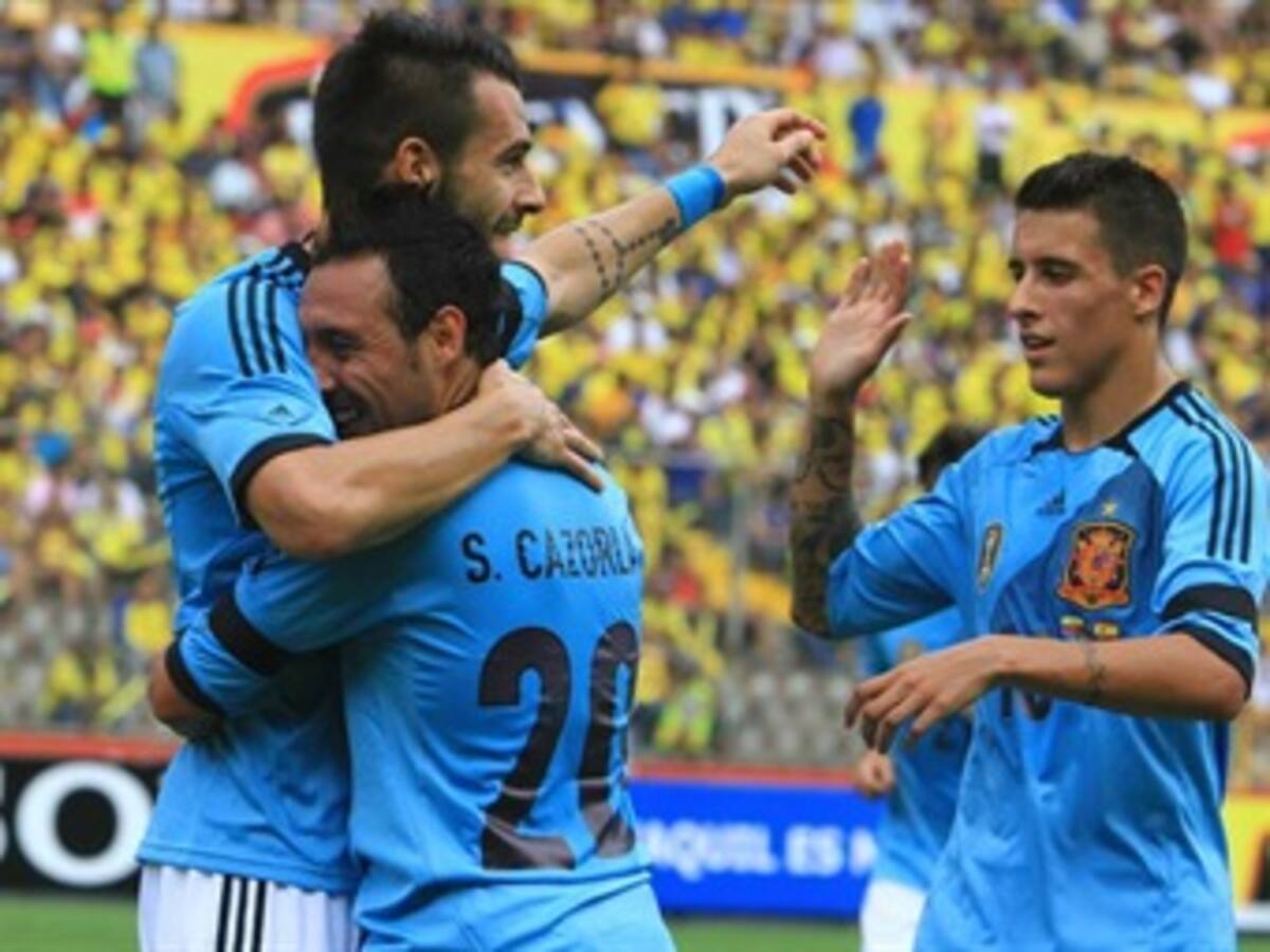 Negredo y Cazorla le dieron la victoria a España ante Ecuador