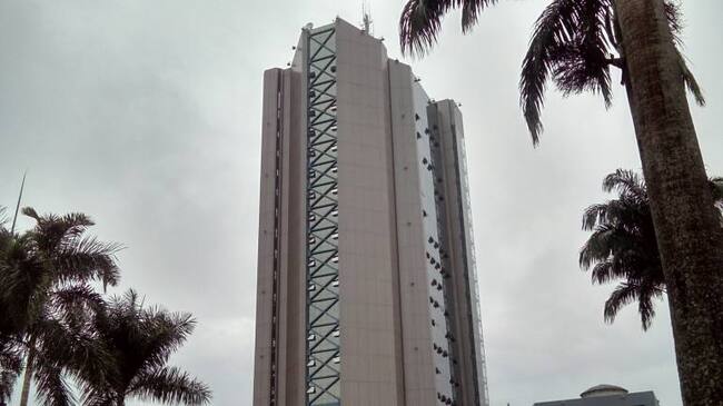 Desde las 5:20AM hasta las 9:00AM Toda la información local en Caracol Radio