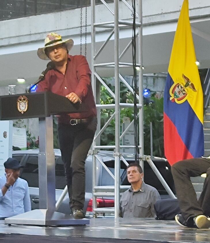 Gustavo Petro - foto Caracol Radio