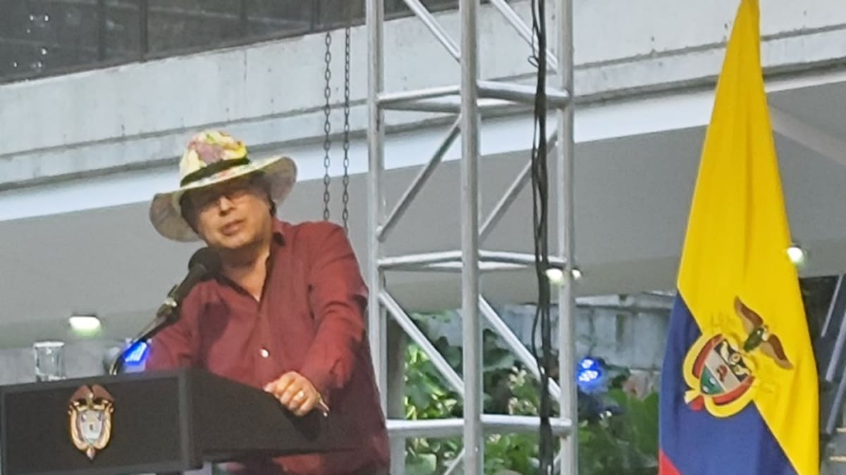 El alcalde de Medellín le pidió ayuda presidente Petro con UNE- Millicom