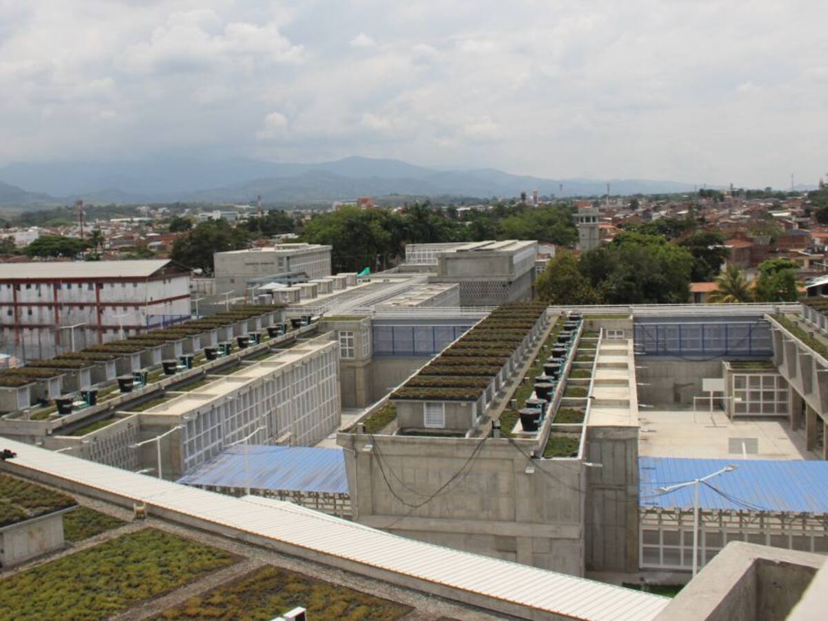 A 55 se elevó el número de víctimas fatales del incendio en cárcel de Tuluá