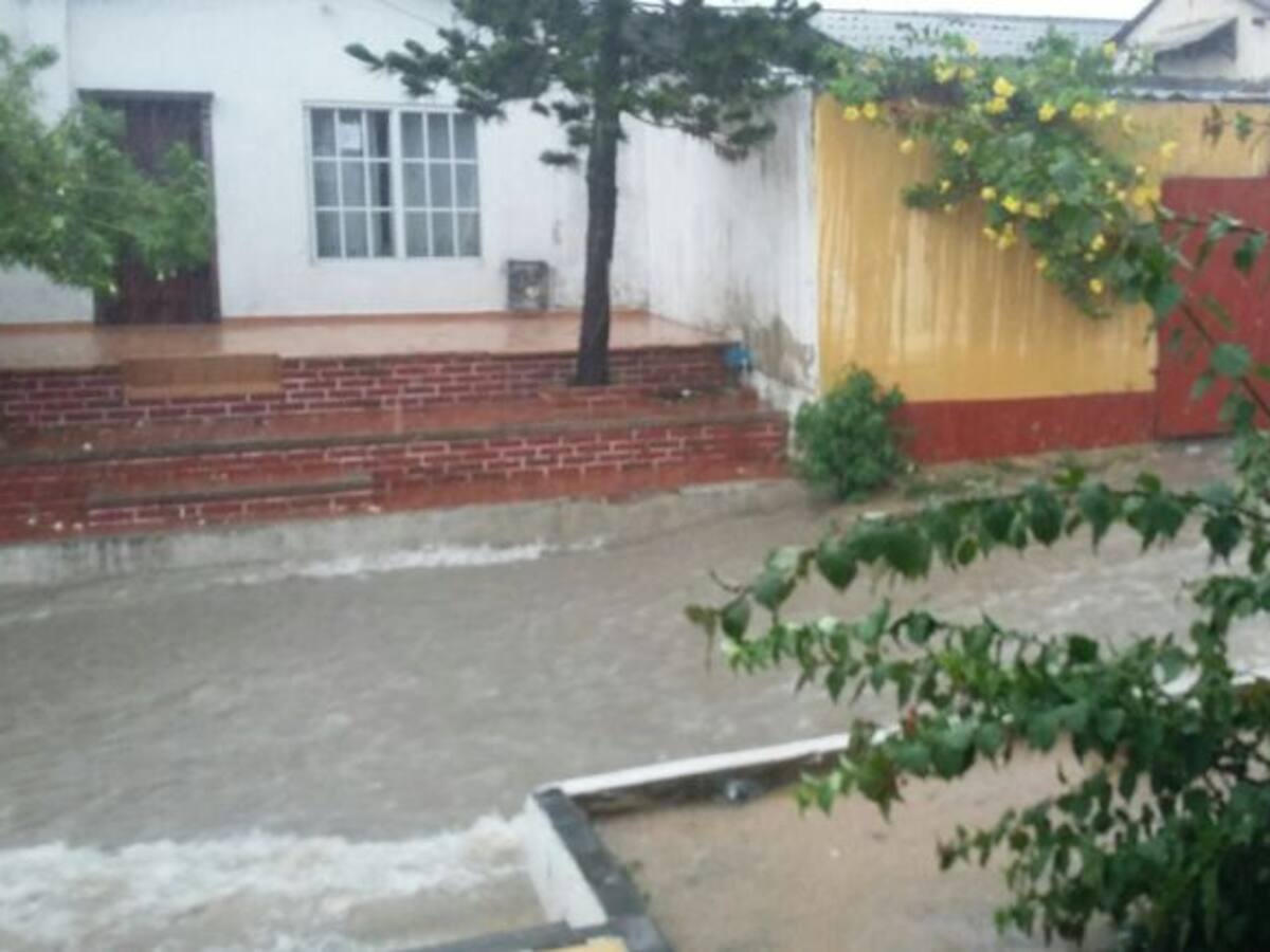 Adulto mayor perdió una prótesis al ser arrastrado por arroyo en Barranquilla