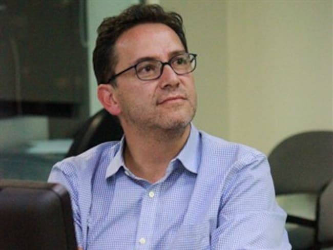El presidente no tiene ministros que hagan política: Camilo Granada