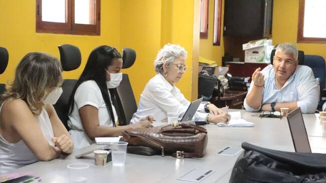 La Secretaría de Educación se comprometió a enviar informes permanentes sobre la ejecución de las etapas del proceso